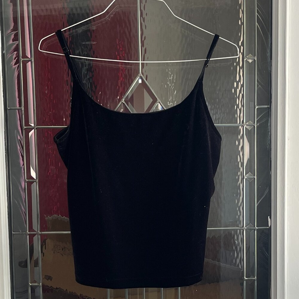 The Pyramid Collection Black Velvet Spaghetti Strap Crop Top Size L